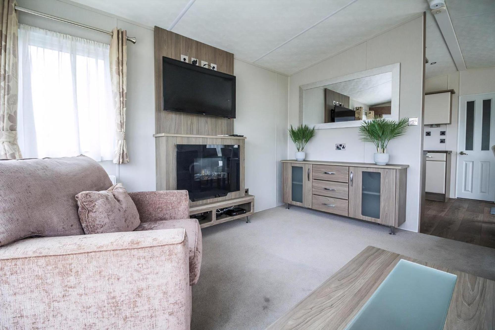 Beautiful 6 Berth Caravan By The Beach In Suffolk Ref 40076Nd Lowestoft Exterior foto